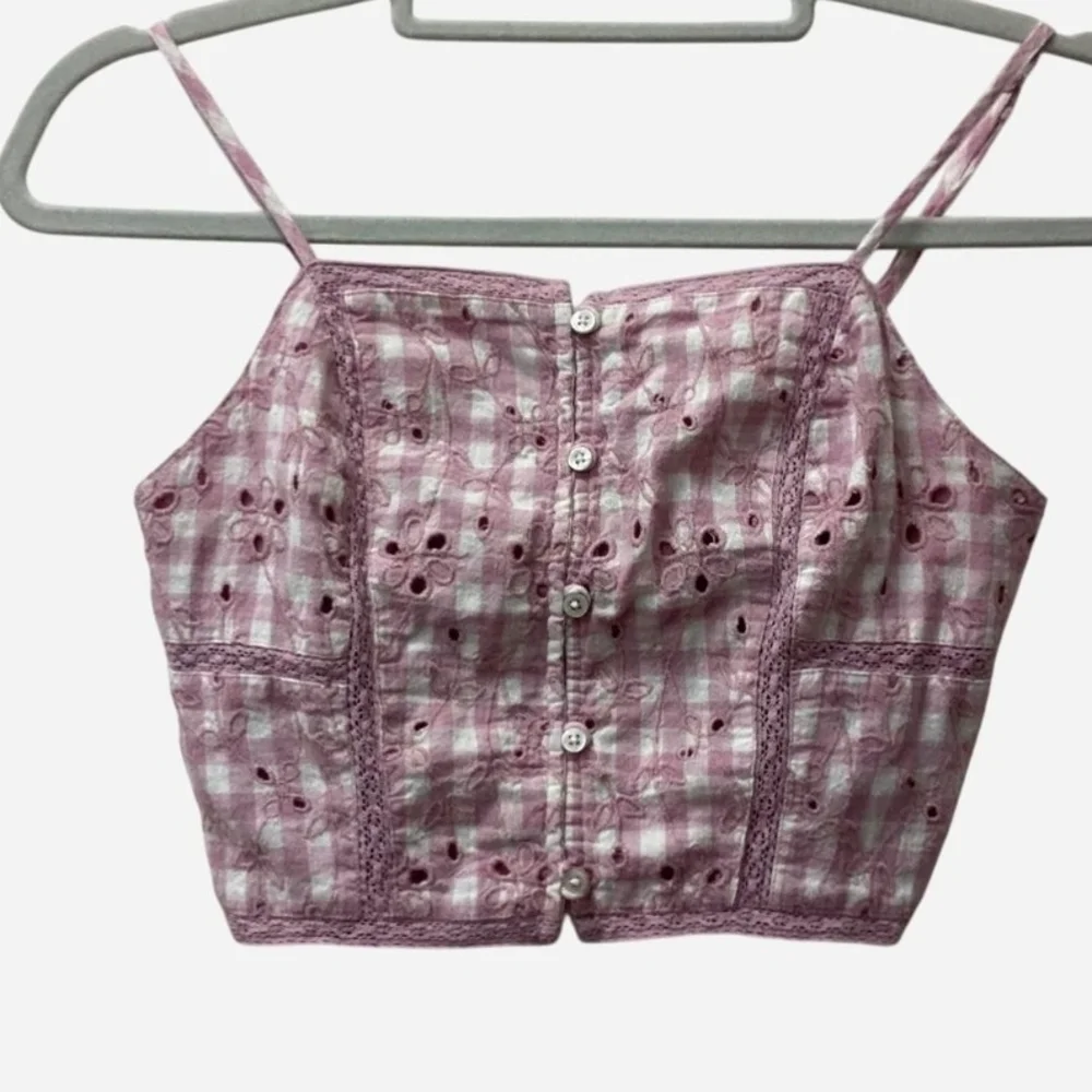 Pre-owned American Eagle Outfitters Pink Eyelet Crop Top - Picture 1 of 4